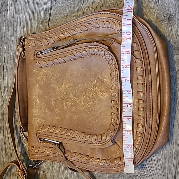 Urban expressions cross body saddle bag in cognac - Picture 3 of 10